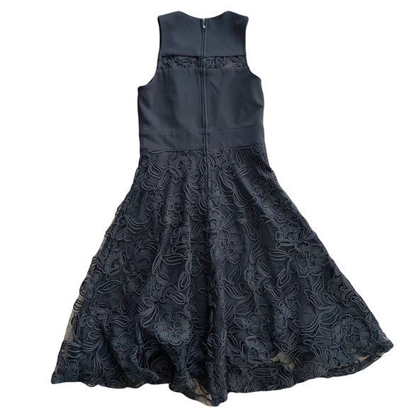 Black Lace Sleeveless Dress - Picture 2 of 8
